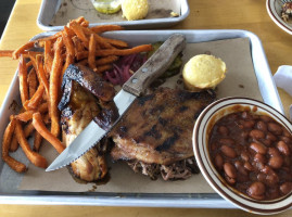 Sam's Smokehouse food