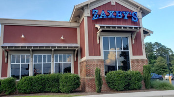 Zaxby's Chicken Fingers Buffalo Wings outside