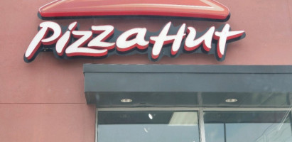 Pizza Hut food