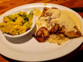 Cheddar's Scratch Kitchen food