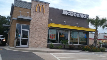 Mcdonald's outside