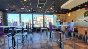 Taco Bell inside