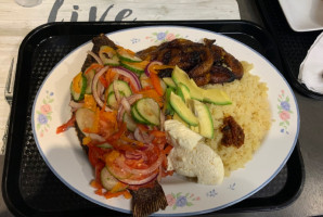 Tee's Liberian Dish inside