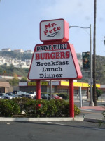 Mr Pete's Burgers outside