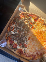 Michaelangelo's Pizza Subs food