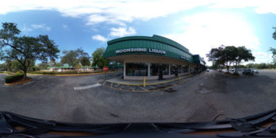 Moonshine Liquor Store In Coral Spr outside