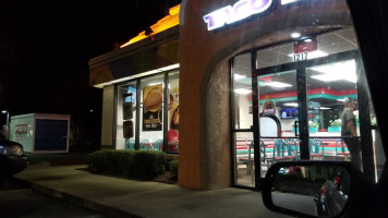 Taco Bell outside