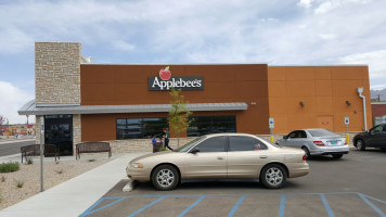 Applebee's Grill outside