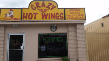 Crazy Hot Wings outside