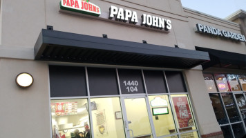 Papa Johns Pizza inside