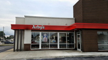 Arby's outside