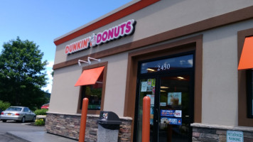 Dunkin' outside