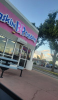 Baskin-robbins outside