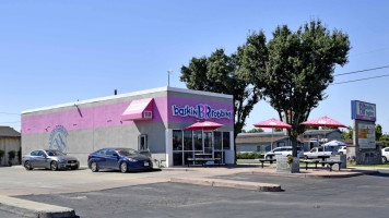 Baskin-robbins outside