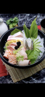 Sakesan Sushi Robata food