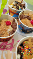 Menchie's Frozen Yogurt Doral food