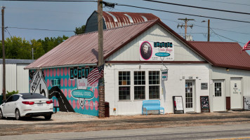 Lottie's Soda Shoppe outside