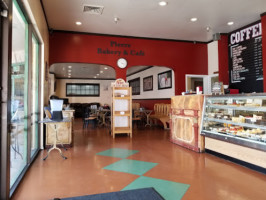 Pierre Country Bakery Cafe inside