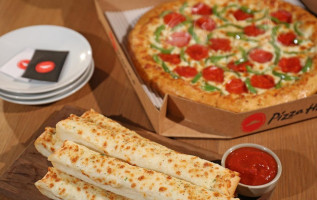 Pizza Hut food