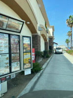 Del Taco outside