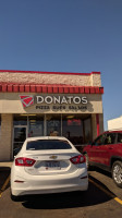 Donatos Pizza outside