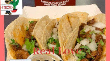 Chaparro’s Tacos food