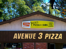 Ave 3 Pizza Catering outside