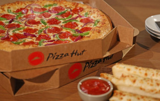 Pizza Hut food