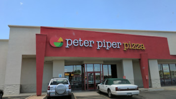 Peter Piper Pizza outside