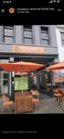 Freshbee's American Grill Cafe outside