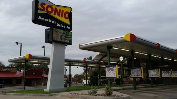 Sonic Drive-in outside