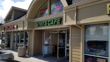 Vivi's Cafe outside