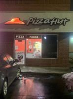 Pizza Hut outside