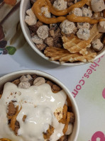 Menchie's Frozen Yogurt food