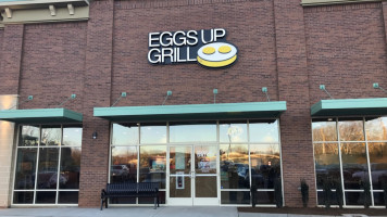 Eggs Up Grill food