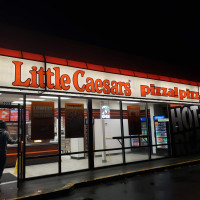 Little Caesars Pizza food