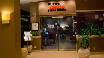 Ruth's Chris Steak House outside