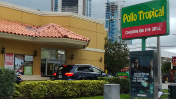 Pollo Tropical outside