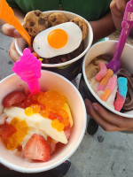 Tutti Frutti Frozen Yogurt food