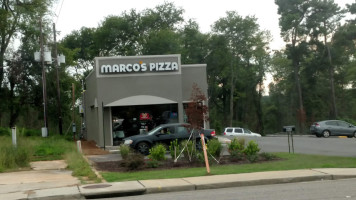 Marco's Pizza outside