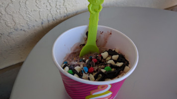 Menchie's Frozen Yogurt food