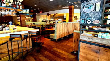 California Pizza Kitchen At Naples food