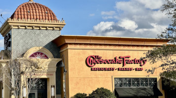 The Cheesecake Factory outside