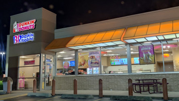 Baskin-robbins outside