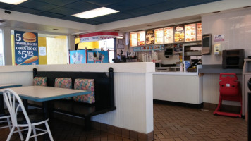 Hamburger Stand inside