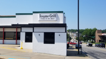 Town Grill outside