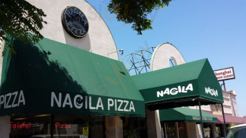 Nagila Kosher Pizza Salads outside