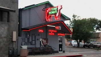 Rod's Steak House outside
