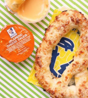 Wetzel's Pretzels food