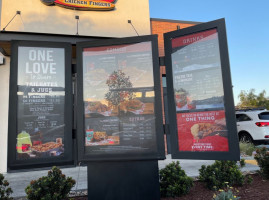 Raising Cane's Chicken Fingers outside